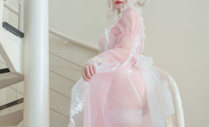 [Net Red COSER] Anime Blogger Ogura Chiyo w - Cameriera rosa trasparente