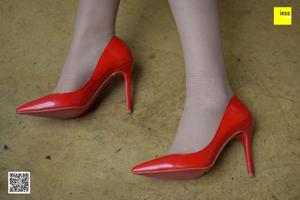 ไหมเซียงเจีย 146 สีม่วงสีม่วง "รองเท้าส้นสูงสีแดงหมูกันลื่น" [IESS Weird interesting]