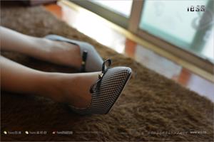 Silk Foot Bento 135 รุ่นใหม่ momo "Grey Silk OL in Flat Shoes" [IESS Weird interesting]