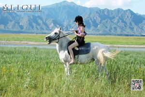 High leg pattern "White Horse Girl Beauty" [LIGUI] Beautiful legs and silk feet