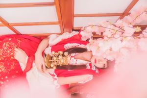 Sakura Momao "Reimu สวัสดีปีใหม่" [Lori COS]