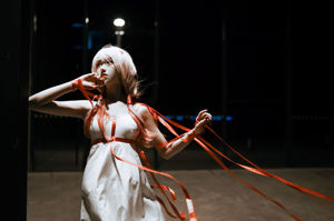 [Photo de cosplay] La blogueuse anime Nan Tao Momoko - 楪 prie la jupe blanche