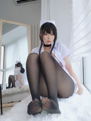 Baiyin 81 "Enfermera de pelo largo" [COSPLAY Beauty]