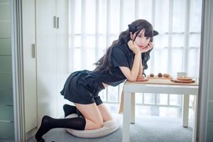 Model CoCo "Seni Teh Luar Biasa" [丽 柜 LiGui] Foto kaki dan kaki giok yang indah