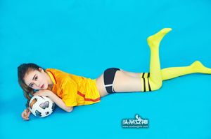 Alisa Lisa "Sepak Bola Nasional I Love You" [Dewi Judul]