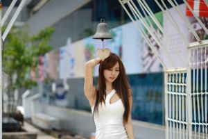 [Taiwan Zhengmei] Zhang Jingjing Arlena "Wuri High Speed ​​Rail Girl ~ Schöne Beine auf der Brücke"