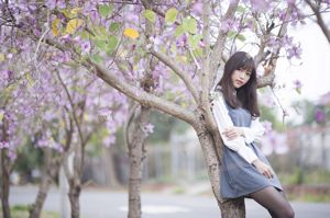 [Taiwan Göttin] Peng Lijia (Lady Yi Yi) "Schwarze Seide unter den Kirschblüten"