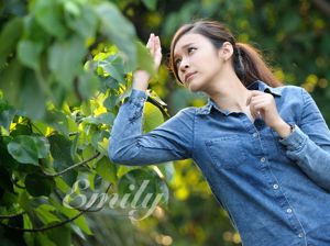 Taiwanese meisje Emily "Little Fresh Black Silk Cowboy Girl" buiten fotograferen